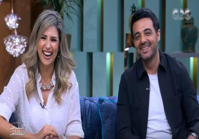 عمرو محمود ياسين يكشف قصة زواجه من الإعلامية آيات أباظة (فيديو)