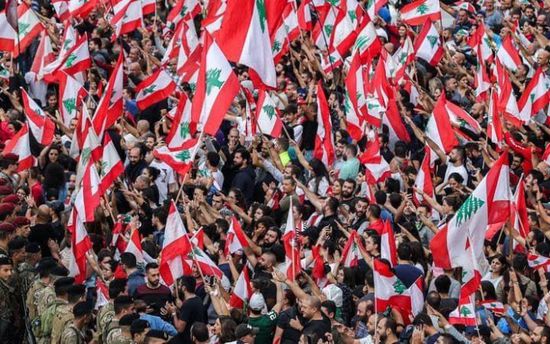 اشتباكات بين مؤيدي حزب الله ومتظاهرين في ساحة رياض الصلح بلبنان