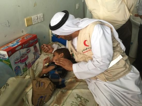 "البيان": عطاء الإمارات ساعد العالم في استئصال مرض شلل الأطفال