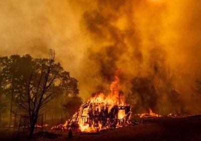 حرائق بغابات كاليفورنيا يدفع 2000 شخص للفرار من منازلهم