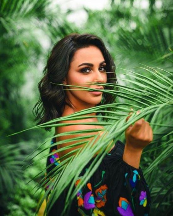 ميس حمدان وسط الطبيعة في جلسة تصوير جديدة