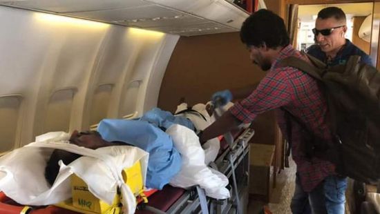 نقل عدد من أبناء سقطرى لتلقي العلاج في الإمارات (صور)