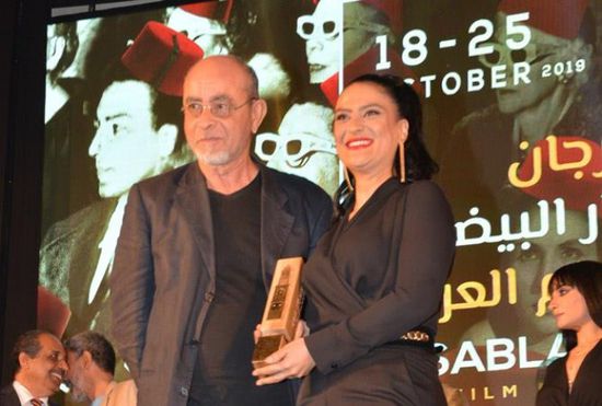 فاطمة بناصر تحصد جائزة أحسن دور نسائي بمهرجان الدار البيضاء (صور)