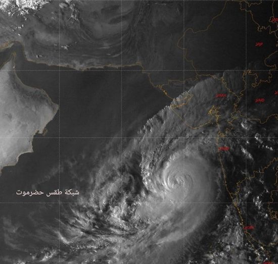 جهات الطقس: تطور الحالة المدارية ببحر العرب لإعصار من الدرجة الثانية