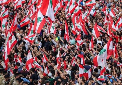 الدفاع اللبنانية تعثر على سلاح بحوزة أحد المتظاهرين