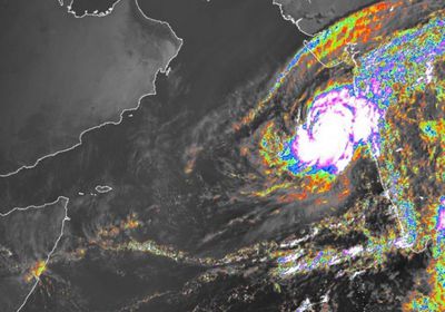 إعصار ‎"كيار" ببحر العرب يقفز إلى الدرجة الرابعة 