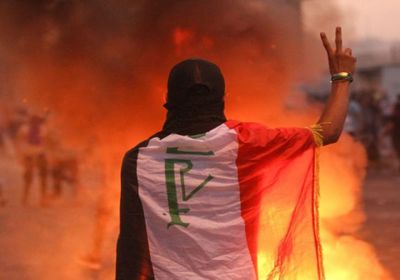 العراق.. محتجون يشعلون النار في 5 مقار تابعة للحشد الشعبي