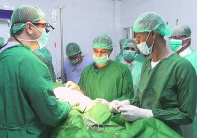 بدعم  سعودي.. حملة طبية لجراحة المسالك البولية للأطفال بمستشفى سيئون 