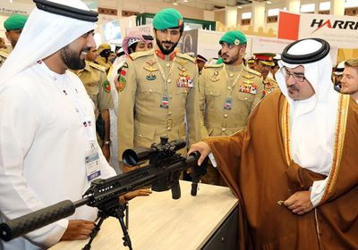 وكيل وزارة الدفاع الإماراتي يزور معرض البحرين الدولي (صور)