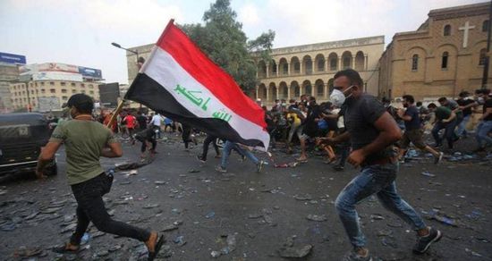 آلاف العراقيين يكسرون حظر التجوال ويخرجون بعد منتصف الليل