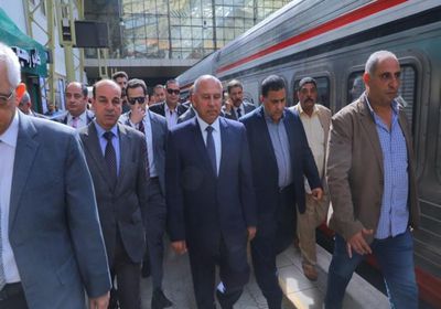 وزير النقل المصري يعتذر لأهالي ضحيتي "مشرف القطار"