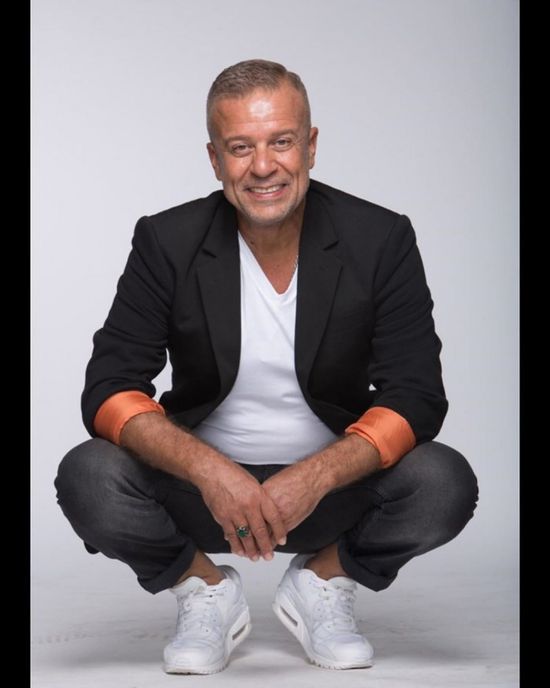 "أيام الإبداع".. شريف منير يشارك جمهوره بصورة نادرة بصحبة نجوم الفن