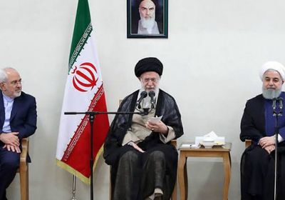 سياسي سعودي يصفع خامنئي وظريف بتغريدة نارية