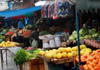 بسبب الكساد.. تجار غزة يبيعون بضاعتهم بالخسارة