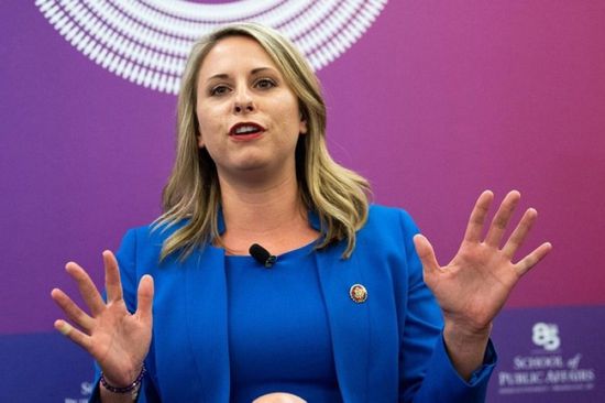 استقالة نائبة أمريكية متهمة بارتكاب وقائع فاضحة