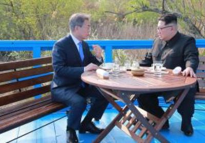 زعيم كوريا الشمالية يعزي نظيره الجنوبي في وفاة والدته