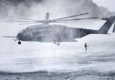 سقوط مروحية تابعة لكوريا الجنوبية في البحر وفقدان 7 أشخاص