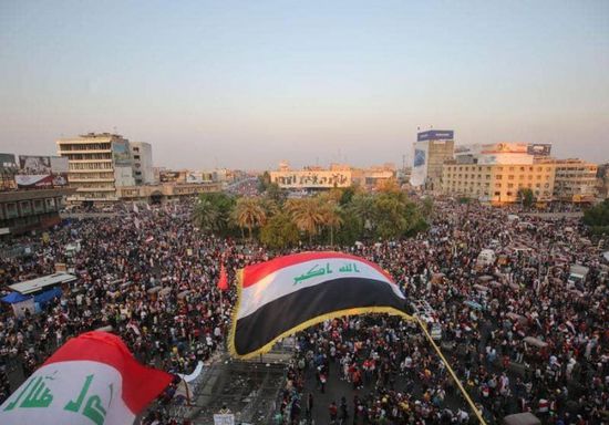 مظاهرات بالعراق للمطالبة بإسقاط النظام ومقتل 5 أشخاص بالقنابل المسيلة للدموع