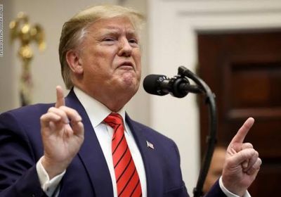 ترامب يصف مرشحًا ديمقراطيًا منسحبًا ب"الكلب"