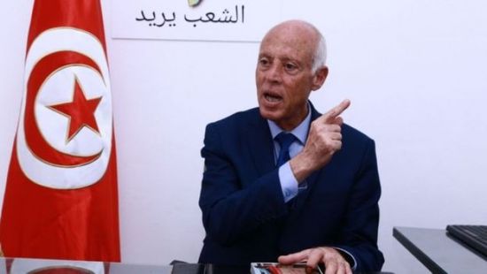 الرئيس التونسي يعتزم مقاضاة أشخاصًا يديرون صفحات وهمية بإسمه