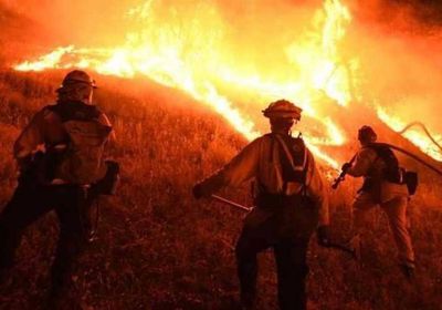 مقتل شخصين وتدمير 35 منزلا بسبب حرائق الغابات شمال غرب المكسيك