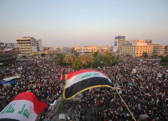 متظاهرون عراقيون يقطعون أغلب شوارع بغداد ويدعون إلى عصيان مدني