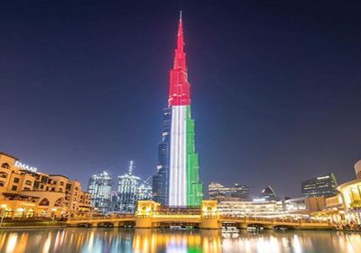 برج خليفة يتزين بألوان العلم الإماراتي احتفالا بـ"يوم العلم"