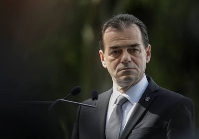 رئيس وزراء رومانيا يواجه اقتراعًا لسحب الثقة في البرلمان