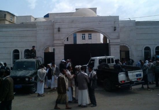 بالتفاصيل..الحوثيون يحكمون بإعدام " مهمش " بتهمة التجسس