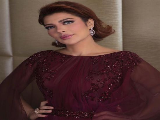 بعد أنباء مرضها.. أصالة تطمئن على نوال الكويتية