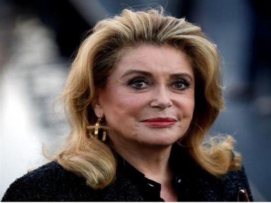 نقل النجمة كاترين دونوف للمستشفى إثر تعرضها لأزمة صحية حرجة