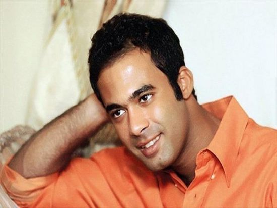 أقارب هيثم أحمد زكي يوضحون حقيقة تأخر استلام جثمانه