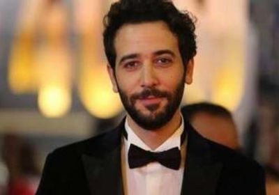 كريم قاسم يسافر إلى فرنسا للمشاركة بمهرجان السينما بـ "ليل خارجي"