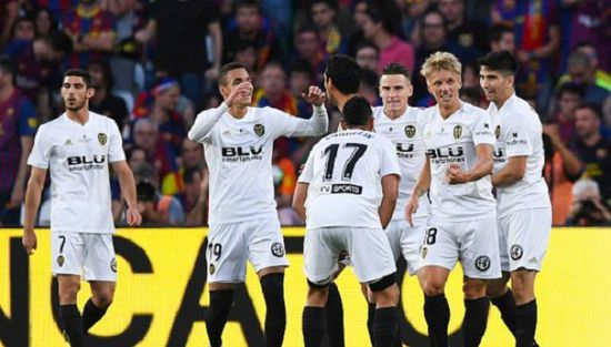 فالنسيا يفوز على غرناطة في الليجا 