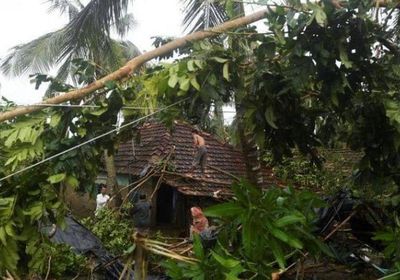 مقتل شخصين وإصابة العشرات وإجلاء مئات الآلاف بسبب إعصار بلبل بنغلادش