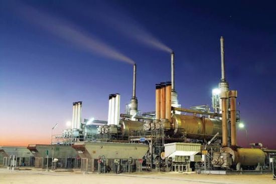 مسؤول نفطي: مؤسسة "البترول الكويتية" تقترض مليار دولار من البنوك العالمية
