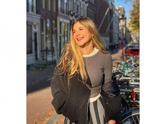 ملك قورة تشارك جمهورها بصور أحدث إطلالتها 