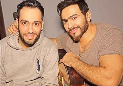 بعد الإعلان عن مرضه.. رسالة مؤثرة من تامر حسني لـ رامي جمال 