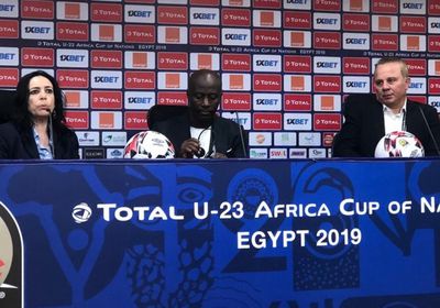 مدرب غانا يهنئ المنتخب الأوليمبي المصري بعد التأهل لنصف نهائي أمم إفريقيا