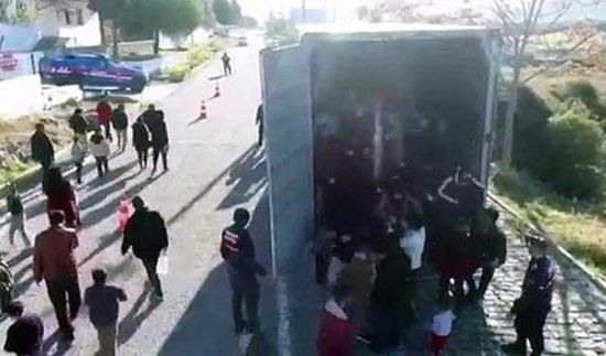 تركيا.. احتجاز 82 مهاجرا أفغانيا كانوا في اتجاههم إلى الأراضي الأوروبية