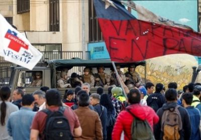 اندلاع مظاهرات عنيفة بين المحتجين والشرطة بتشيلي