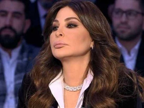 إليسا مهاجمة الرئيس اللبناني :"ما رح نهاجر"
