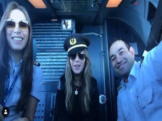 بالفيديو.. من غرفة القيادة بالطائرة نيكول سابا تتجه للبنان