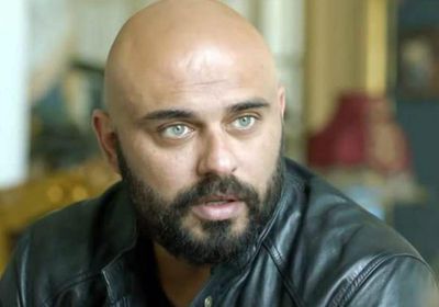 أحمد صلاح حسني :أعاني  من فوبيا النظافة (فيديو)