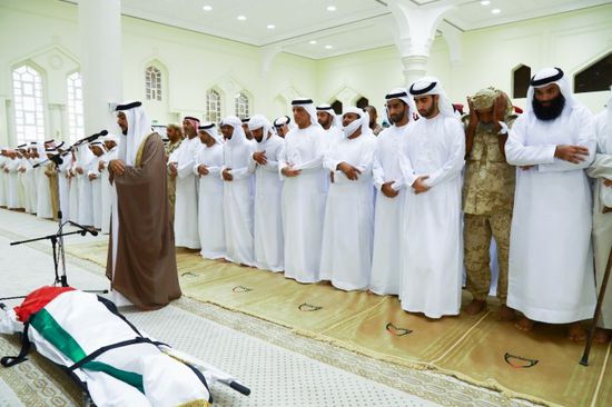 جموع غفيرة تُشيع جثمان الشهيد الإماراتي طارق البلوشي (صور)