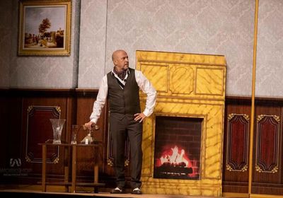 أشرف عبدالباقي ينشر صور العرض الأول لمسرحية "جريما في المعادي" بالرياض