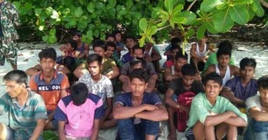 خفر السواحل في بنجلادش ينقذ 122 لاجئا من الروهينجا المسلمين
