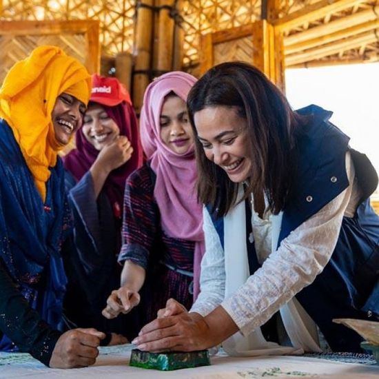 هند صبري تنشر صورها بمخيم لاجئي الروهينجا