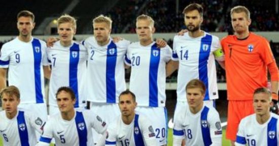 فنلندا تحتفل بإنجازها بعد التأهل للمرة الأولى إلى نهائيات كأس الأمم الأوروبية