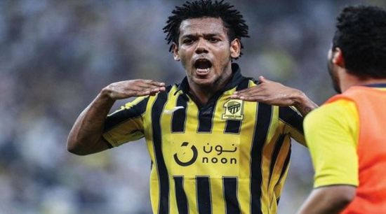 اتحاد جدة يمدد عقد رومارينيو رسميا